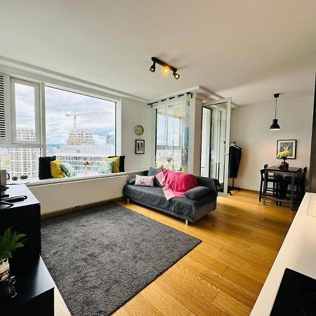 Apartments In Panorama City On 25Th Floor - Amazing View Close To Old Town 브라티슬라바 외부 사진