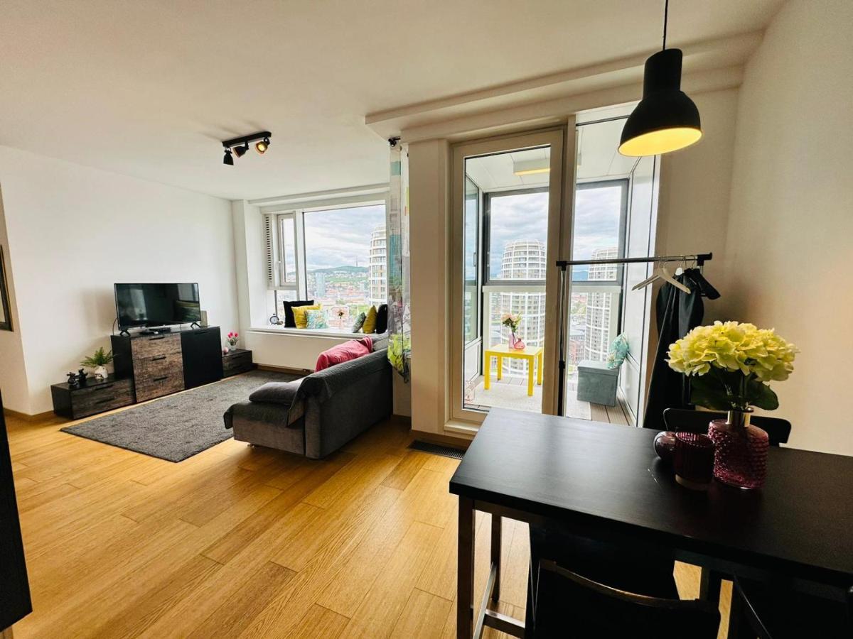 Apartments In Panorama City On 25Th Floor - Amazing View Close To Old Town 브라티슬라바 외부 사진