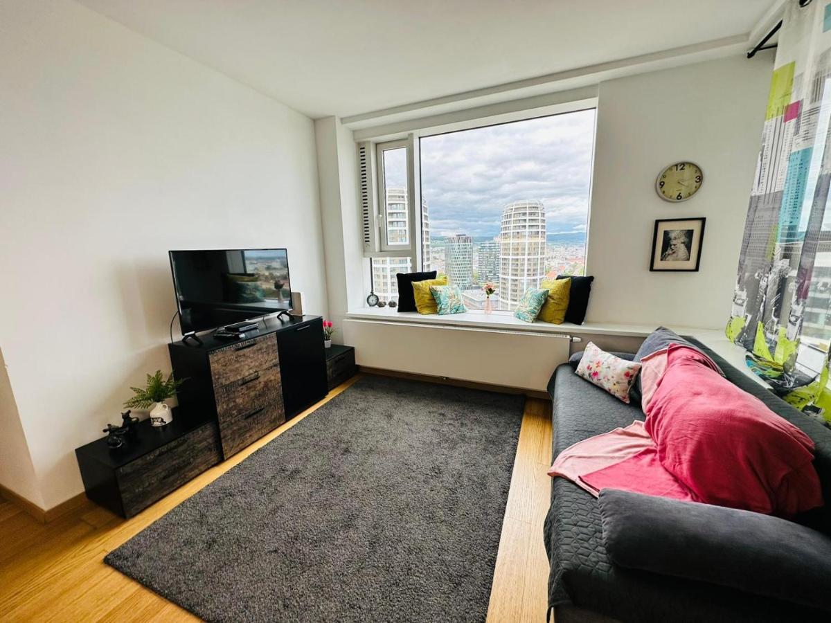 Apartments In Panorama City On 25Th Floor - Amazing View Close To Old Town 브라티슬라바 외부 사진